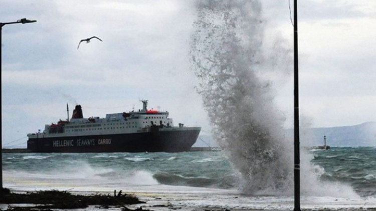 Προβλήματα στις ακτοπλοϊκές συγκοινωνίες λόγω των ισχυρών ανέμων