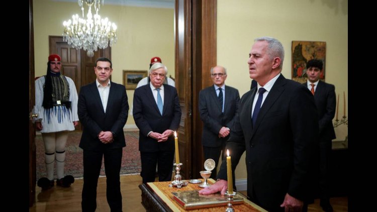 Ορκίστηκε ο νέος υπουργός Εθνικής Άμυνας, Ευάγγελος Αποστολάκης