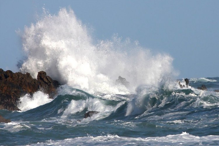 Σε ισχύ το απαγορευτικό απόπλου για τις Κυκλάδες από Πειραιά λόγω ισχυρών ανέμων