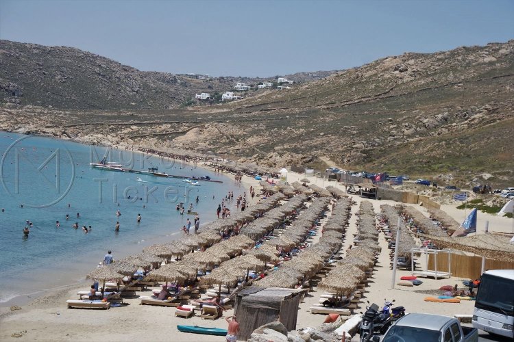 Οι κανόνες που υποχρεούνται να εφαρμόζουν οι επιχειρηματίες για ομπρέλες, ξαπλώστρες και ελεύθερη πρόσβαση στις παραλίες