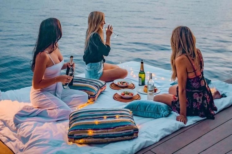 8 Έξυπνοι τρόποι για να μη σας παχύνει το καλοκαίρι!!