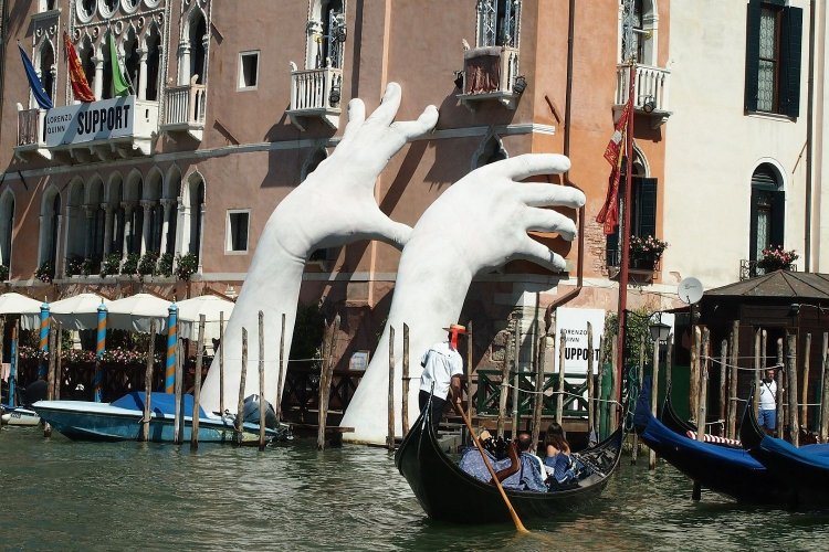 Η Gloria Guevara μιλά για τον Υπερ-τουρισμό, ποιες πόλεις στον κόσμο απειλεί και στρατηγικές αντιμετώπισής του