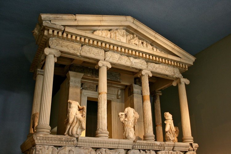 «The Parthenon Marbles - Bring them back»: Ένα Τραγούδι Εκστρατεία με σκοπό την επανένωση των Γλυπτών του Παρθενώνα (Video)