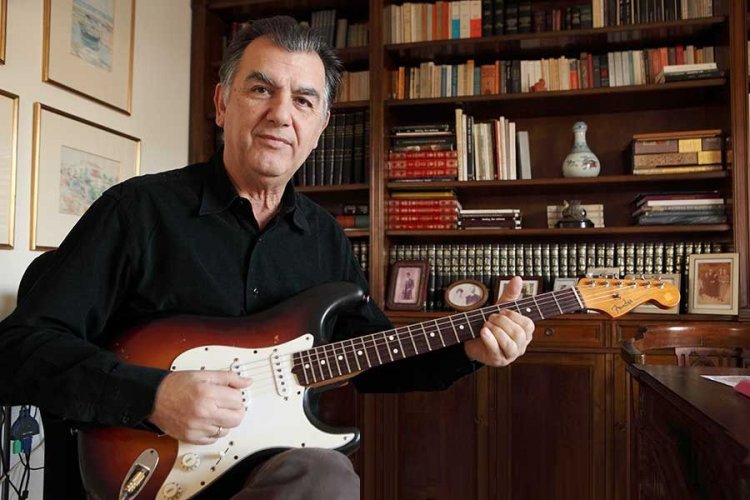 «Έφυγε» ο κιθαρίστας των Socrates Γιάννης Σπάθας ......κιθαρίστας ουσιωδώς δεξιοτέχνης.... [Videos]