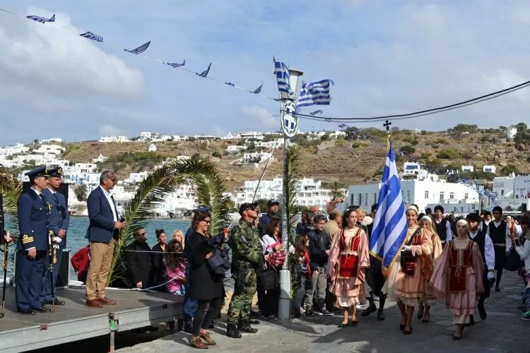Σημαιοφόροι Μαθητικών Παρελάσεων: Αλλάζει ο τρόπος επιλογής τους - Δεν θα επιλέγονται πλέον με κλήρωση