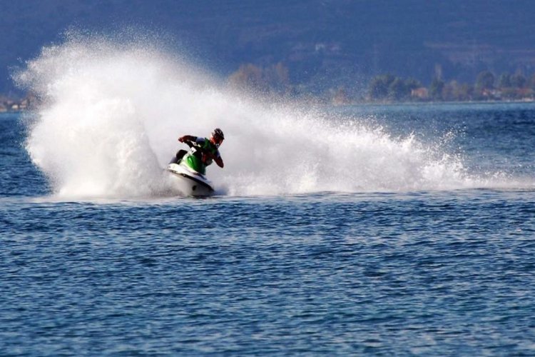 Μύκονος: Νεκρός 21χρονος στο Super Paradise, όταν αναποδογύρισε, το τζετ-σκι στο οποίο επέβαινε