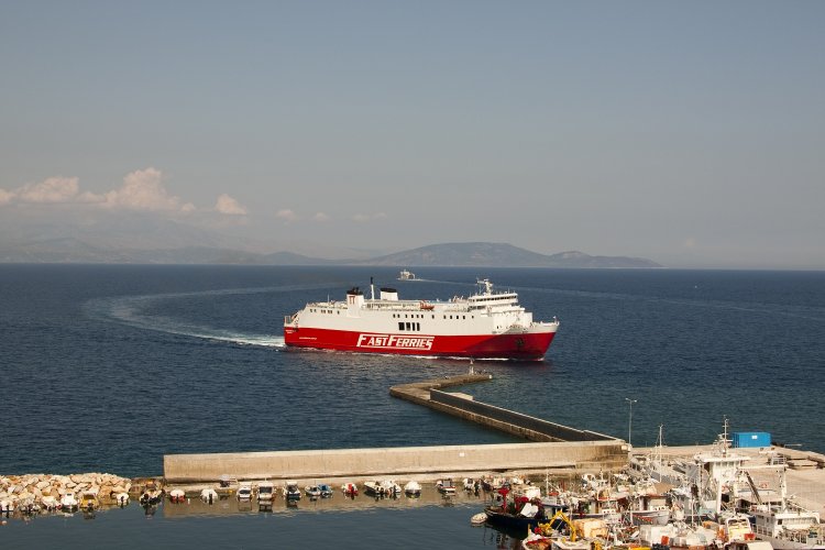 ΘΕΟΛΟΓΟΣ Π: Τα μεσάνυχτα θα αναχωρήσει από Ραφήνα στις 2/10