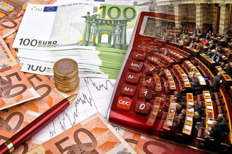 Φορολογικό νομοσχέδιο: Ποιες Ανατροπές έρχονται για ελεύθερους επαγγελματίες, μειώσεις για μισθωτούς & επιχειρήσεις