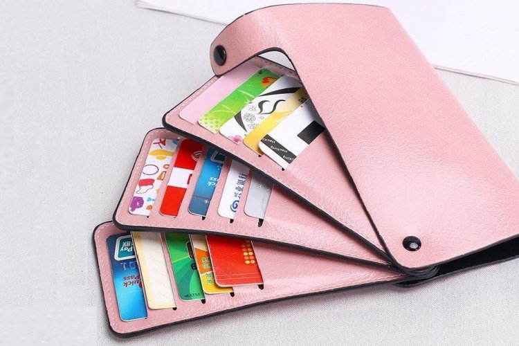 Αντιδράσεις από τους εμπόρους για τις αλλεπάλληλες τσουχτερές χρεώσεις των τραπεζών