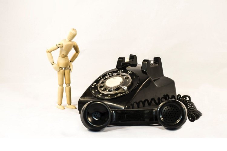 Προσοχή!! Μην απαντάτε αν σας παίρνουν τηλέφωνο από αυτό τον αριθμό!! Είναι απάτη!!