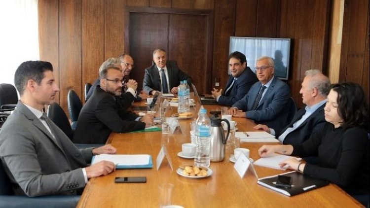 Στα κόμματα απεστάλη το σχέδιο νόμου και η αιτιολογική έκθεση για την ψήφο των αποδήμων