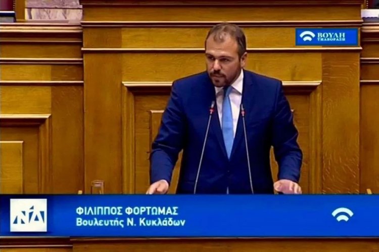 Ο Φίλιππος Φόρτωμας εισηγητής της κυβερνητικής πλειοψηφίας στο νομοσχέδιο για τη ΔΕΗ