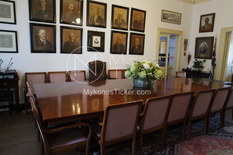 Πρόσκληση Έκτακτης Συνεδρίασης του Δημοτικού Συμβουλίου Μυκόνου