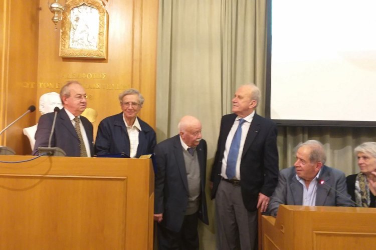 ΕΚΥΤ: Τιμήθηκαν προσωπικότητες από Ε.ΚΥ.Τ. και Αδελφότητα Τηνίων για την συμβολή τους στην ανάδειξη του Κυκλαδικού Πολιτισμού