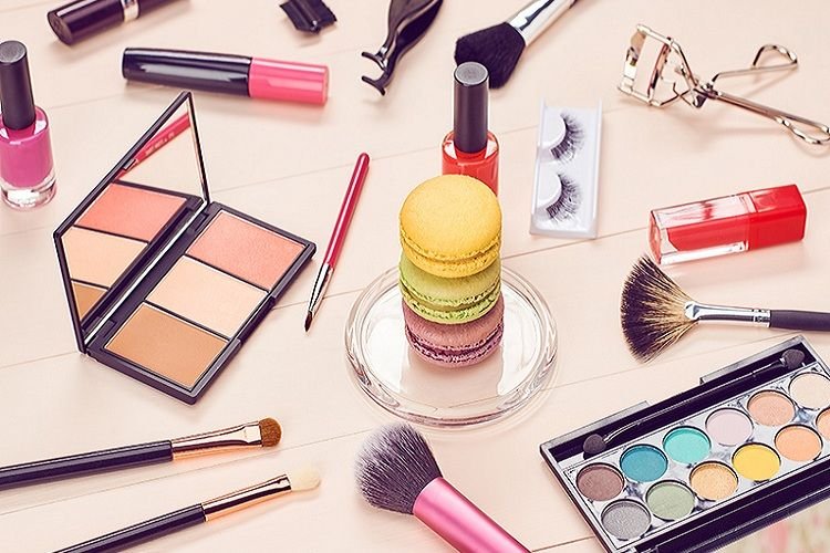 15 καλλυντικά απειλητικά για την υγεία, διατίθενται μέσω internet!!