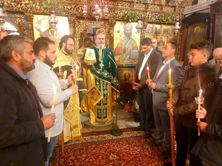 Χριστούγεννα στην Μύκονο: “Ετέχθη υμίν σήμερον Σωτήρ, ός εστίν Χριστός Κύριος” (εικόνες)