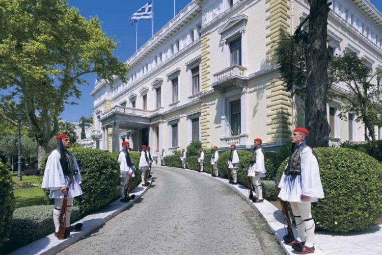 Πιθανή εξέλιξη οι διπλές εκλογές στο 2020!! Τα ρίσκα Μητσοτάκη!! Δεν κλείνει τα σενάρια υπερπρόωρης προσφυγής στη λαϊκή ετυμηγορία.....