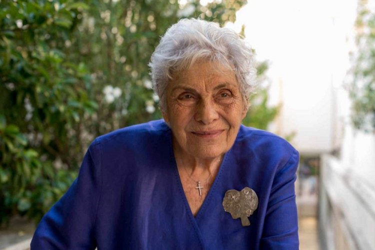 Έφυγε από τη ζωή η διακεκριμένη και πολυβραβευμένη ποιήτρια και ακαδημαϊκός Κική Δημουλά