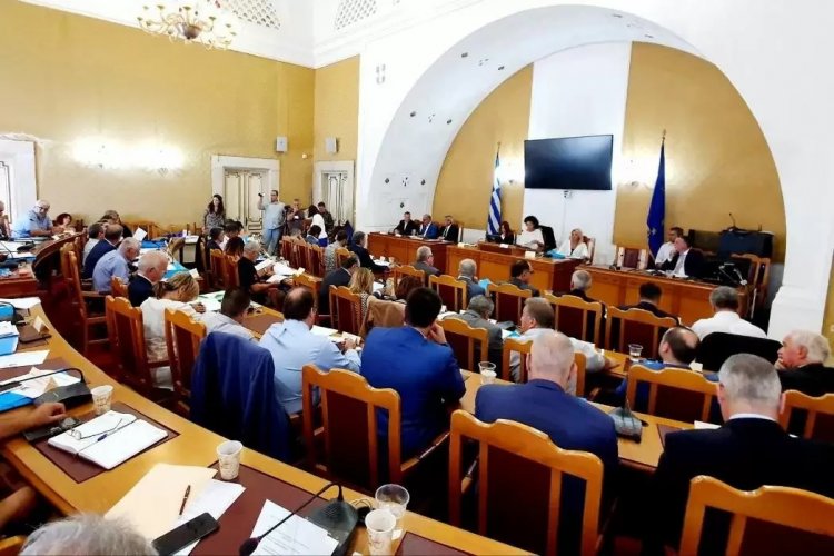 Αύξηση των Αντιπεριφερειαρχών κατά [2] Δύο!! Έως [8] Οκτώ σε κάθε Περιφέρεια [Έγγραφο]