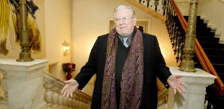 Πανελλαδική συγκίνηση για την απώλεια του Κώστα Βουτσά: Ένας αειθαλής της θεατρικής τέχνης και της ζωής [Videos]