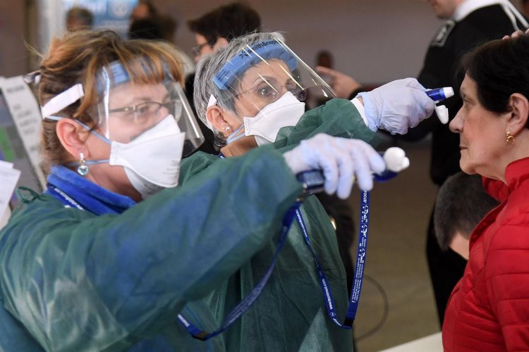 Αυτά είναι τα νέα μέτρα για τον κορονοϊό: Κλείνουν τα ΚΑΠΗ - Χωρίς θεατές οι αθλητικοί αγώνες