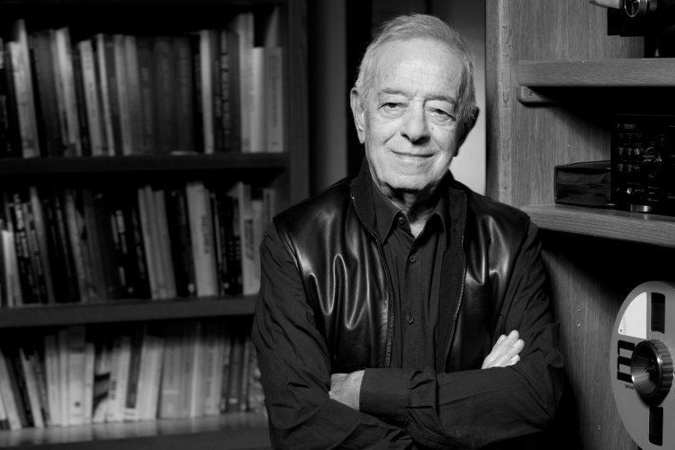 Με συγκίνηση και θλίψη αποχαιρετούμε το Μηνά... τον λάτρη και θαυμαστή της Μυκόνου