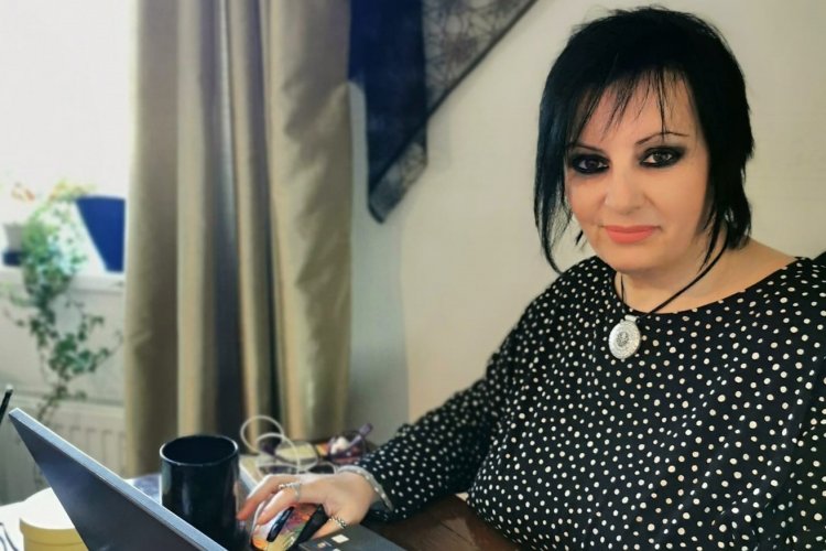 Coronavirus Pandemic - Pένα Παυλάκη, από την “κόλαση” της Αγγλίας: «Ο φόβος σκοτώνει την ελευθερία, σκοτώνει τη Δημοκρατία»