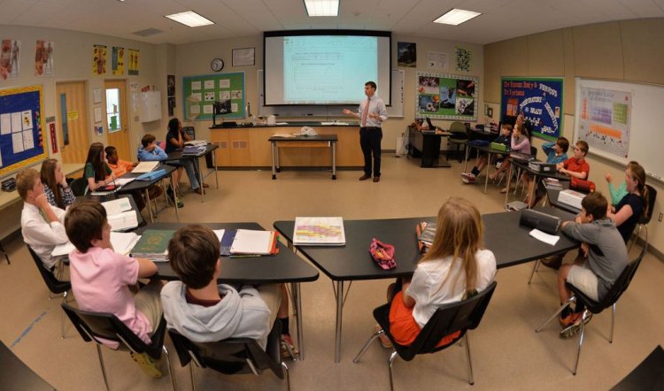 Corovavirus Σχολεία : Αναπροσαρμογή διδάκτρων και απαγόρευση απολύσεων στα ιδιωτικά σχολεία - Όλη η απόφαση