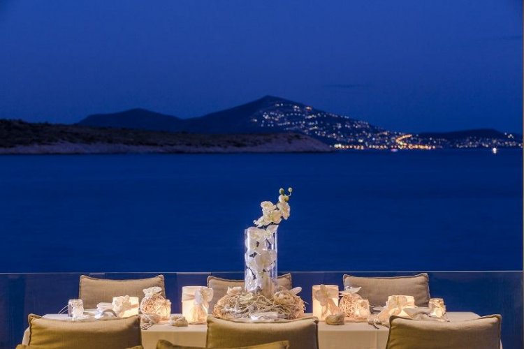 Coronavirus Travel - Restaurants : Τι διακυβεύεται με την επαναλειτουργία της εστίασης - Οι προτάσεις