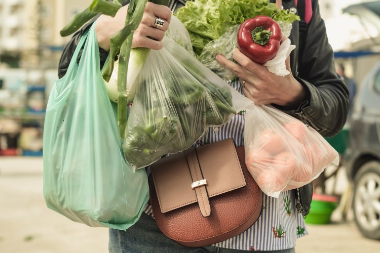Green Politics: Περιβαλλοντικό τέλος για όλες τις Πλαστικές Σακούλες [Νομοσχέδιο]