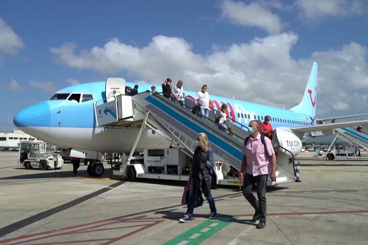 Reopening Tourism-TUI: Επανεκκίνηση με 30% λιγότερα και ακριβότερα «πακέτα» – Από Ιούλιο «πουλάει» ελληνικούς προορισμούς