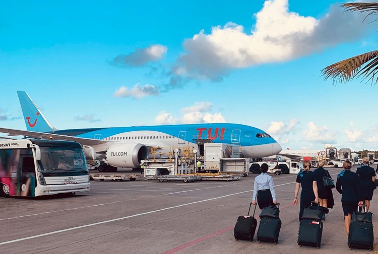 Reopening Tourism - DW: Επιτέλους, καλά νέα για τους τουρ-οπερέιτορ