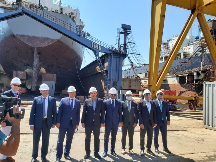 Syros - Πλακιωτάκης: Διαρκής η ανάπτυξη  των δυνατοτήτων του Ναυπηγείου της Σύρου