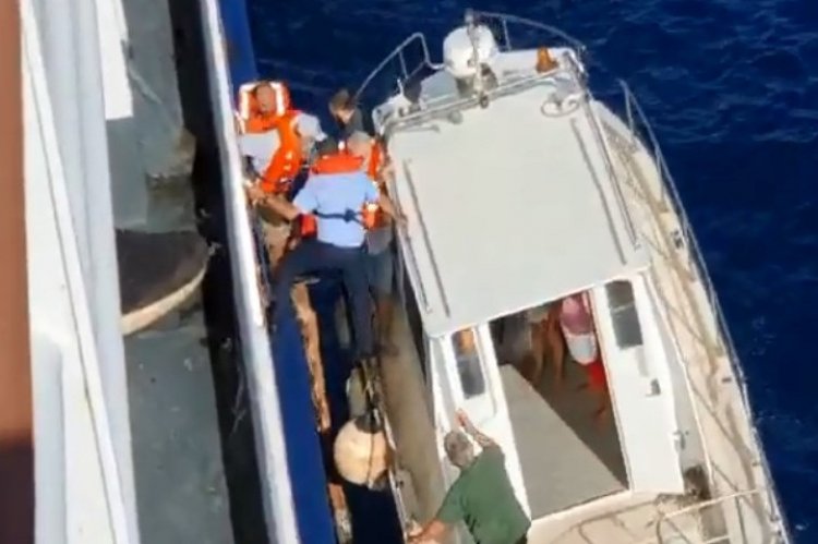 Σώοι και καλά στην υγεία τους οι τέσσερις επιβαίνοντες ιστιοφόρου που παρουσίασε εισροή υδάτων