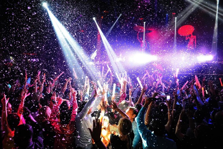 Aegean Islands: Συνελήφθη ενοικιαστής βίλας στην Μύκονο!! Εντατικοί έλεγχοι και συλλήψεις σε Μύκονο, Σαντορίνη και Πάρο!!