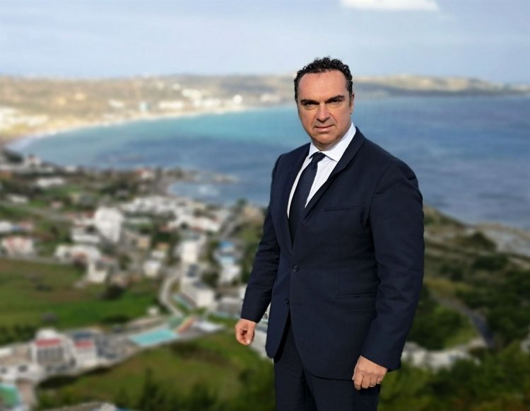 Aegean Islands - Γιάννης Φλεβάρης:  Κάπτεν «Ρ»έμο! 20.000 λεύγες κάτω από την θάλασσα