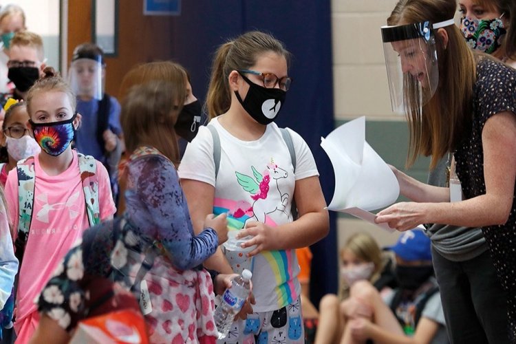 Face masks in schools: Εισαγγελική έρευνα για τα εξώδικα σε δασκάλους ενάντια στη μάσκα στα σχολεία!!
