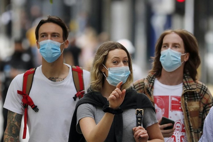 Coronavirus Pandemic: Έντονη ανησυχία για τον συνωστισμό στις πλατείες!! Ένας μπορεί να μολύνει 100, φόβος για 1000 κρούσματα!!