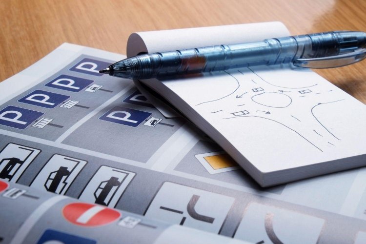 Driving License: Τι αλλάζει στο Δίπλωμα οδήγησης κατά τις θεωρητικές εξετάσεις υποψηφίων οδηγών [Έγγραφο]