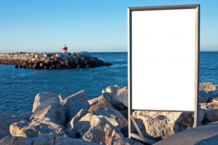 Outdoor Advertising: Στους Δήμους η ευθύνη να ξηλώνουν παντού τις παράνομες διαφημίσεις