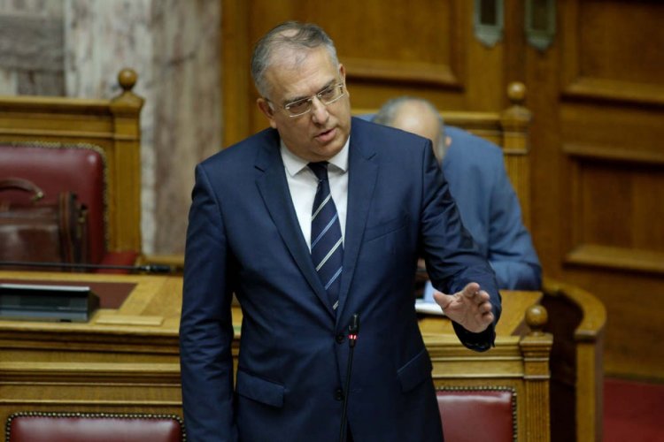 Football hooliganism / Τελεσίγραφο Θεοδωρικάκου: Οι παράνομοι σύνδεσμοι οπαδών θα κλείνουν