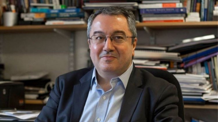 Coronavirus Vaccine - Μόσιαλος: «Δεν πρέπει να είναι υποχρεωτικό το εμβόλιο»!