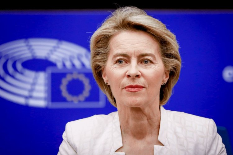 Ursula von der Leyen: «Απαράδεκτος» ο τρόπος με τον οποίο αντιμετωπίστηκε η Γαλλία
