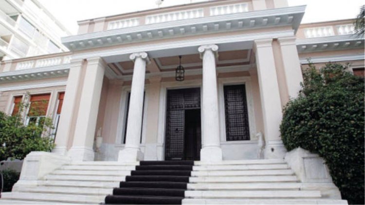 Restrictions on Church - Epiphany: Κυβέρνηση σε Ιερά Σύνοδο: Ο νόμος δεν εφαρμόζεται κατά το δοκούν, να συμμορφωθεί η Εκκλησία