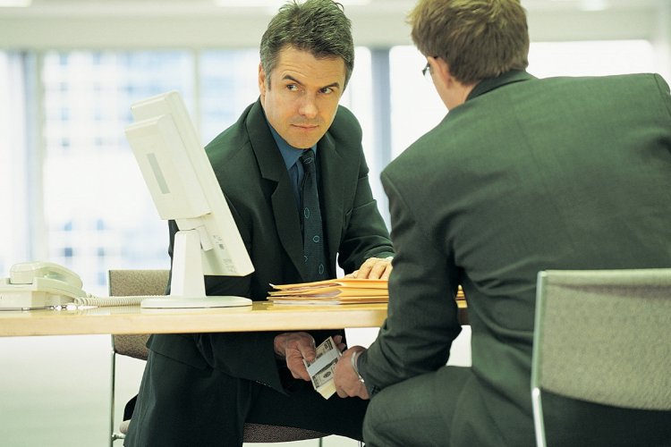 Taxation and taxes: Πώς θα βαθμολογεί το Υπ. Οικονομικών τις καταγγελίες για μίζες!!