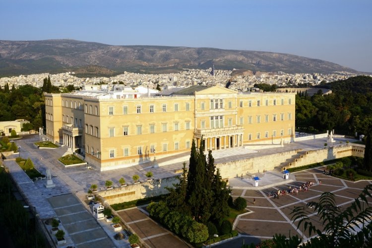 Coronavirus Pandemic: Συναγερμός στη Βουλή!! Βρέθηκαν τέσσερα κρούσματα!!