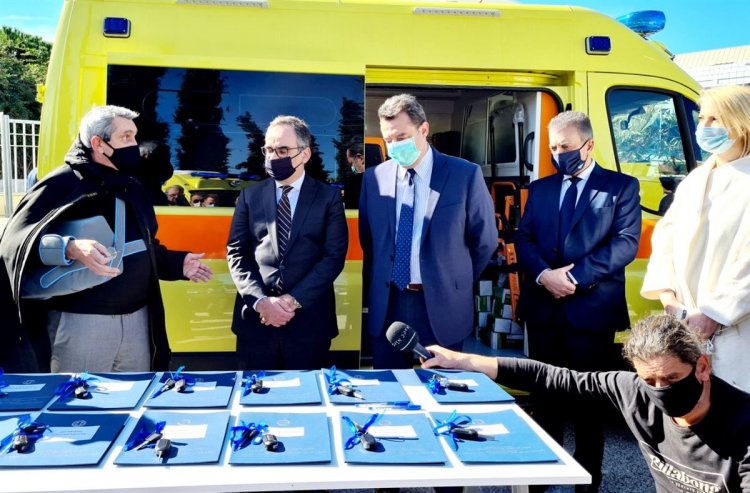 Healthcare in Aegean Islands: 12 ασθενοφόρα μικρού όγκου που χρηματοδότησε η Περιφέρεια, παραδόθηκαν στα μικρονήσια του Ν. Αιγαίου
