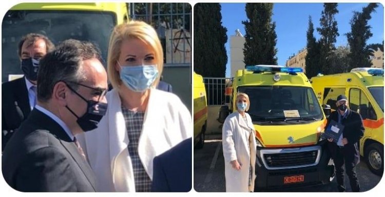 Katerina Monogiou: Παράδοση νέων ασθενοφόρων στα μικρά νησιά των Κυκλάδων