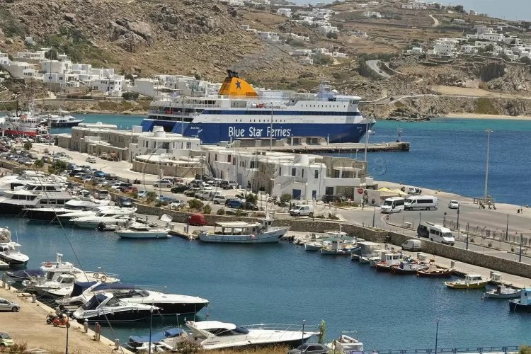 Mykonos: Επιστρέφει από 8/2 το Blue Star Paros από Πειραιά για Μύκονο!! Όλα τα Δρομολόγια για Μύκονο!!