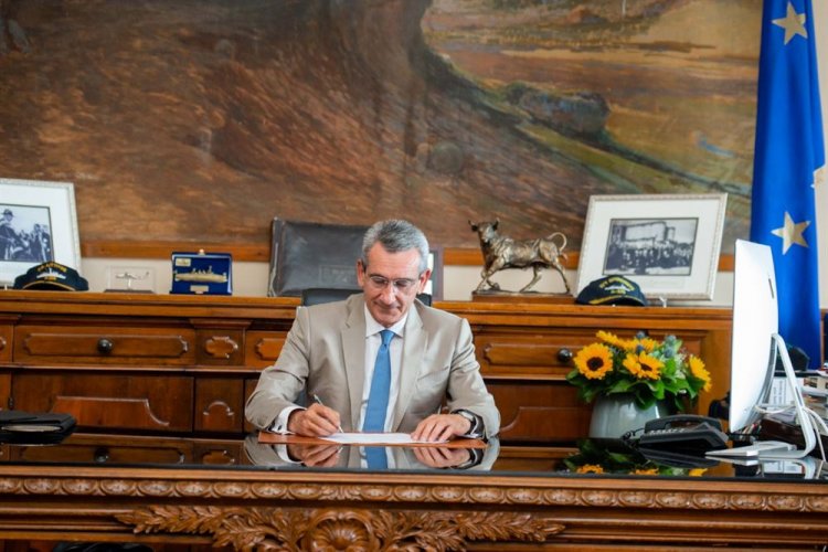 Aegean islands: Από τη Σύρο η εκκίνηση του μεγαλύτερου προγράμματος οδικών παρεμβάσεων στην ιστορία των νησιών του Ν. Αιγαίου